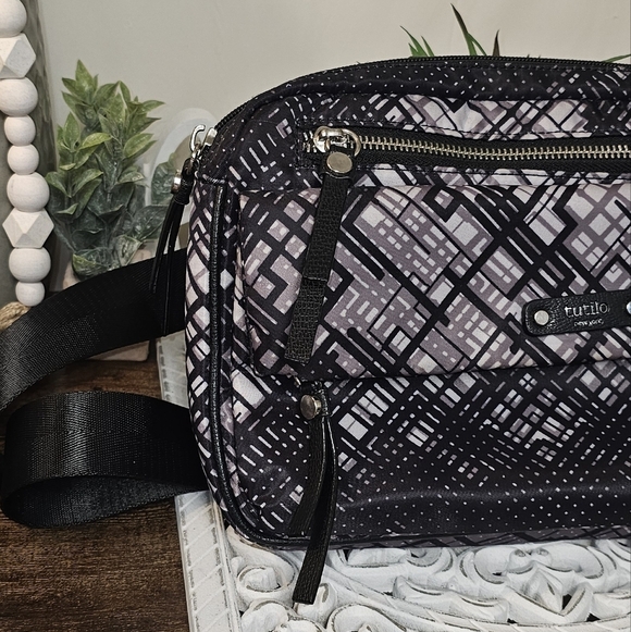 TUTILO | PADDED NYLON MESSANGER BAG CROSSBODY - Picture 4 of 14